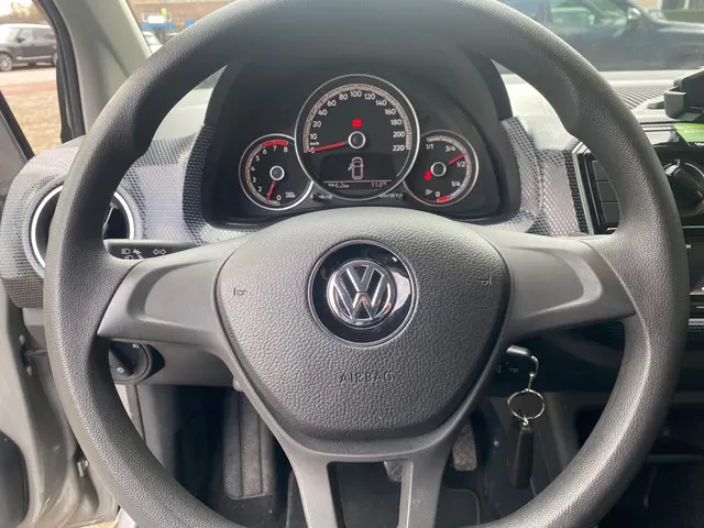 Volkswagen up! 1.0 BMT move up! 2019 Benzine 9