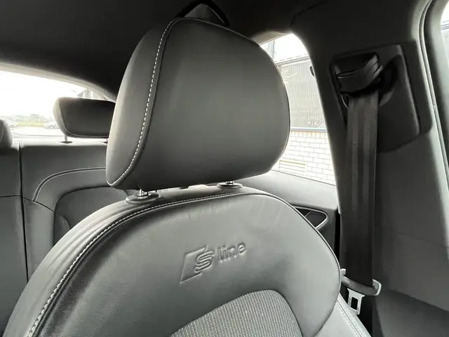 Audi Q3 1.4 TFSI CoD Sport Advance Sport 2018 Benzine 31