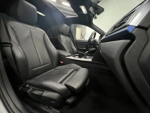 BMW 3 Serie 330i M Sport Edition 2018 Benzine 33