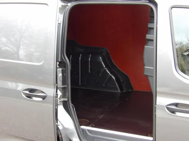 Volkswagen Caddy Cargo 2.0 TDI 1st Edition 2022 Diesel 14