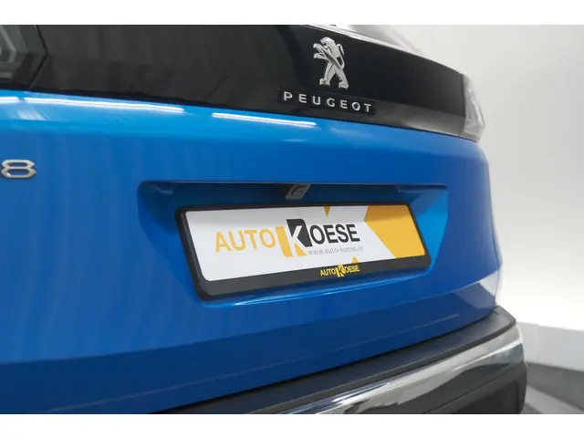 Peugeot 3008 PureTech 130 EAT8 Allure 2022 Benzine 4