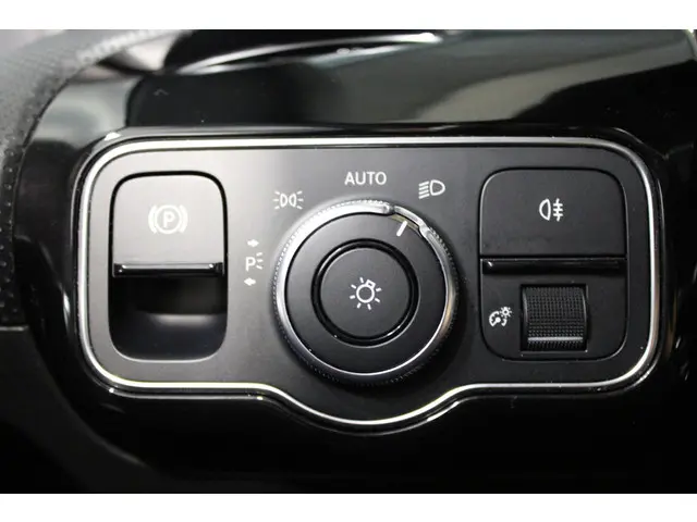 Mercedes-Benz CLA Coupé 180 Advantage 2019 Benzine 20