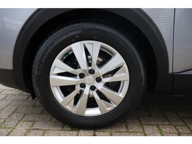 Peugeot 5008 1.2 Active 2021 Benzine 21