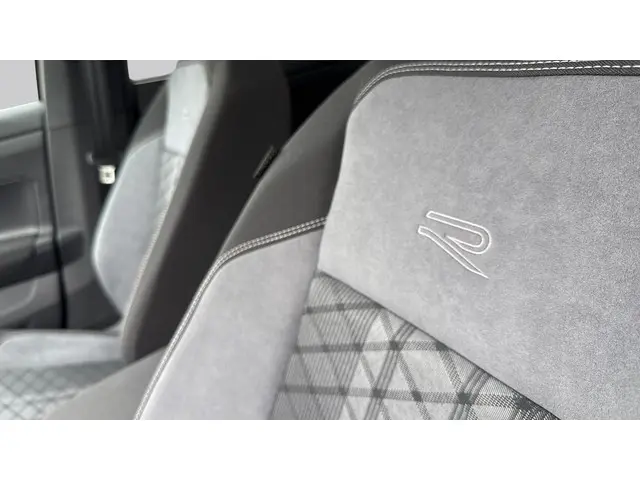 Volkswagen Polo 1.0 TSI R-Line Edition 2026 Benzine 26