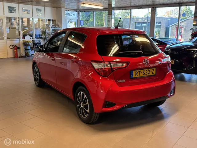 Toyota Yaris 1.0 VVT-i 5-Deurs. Airco 2018 Benzine 10