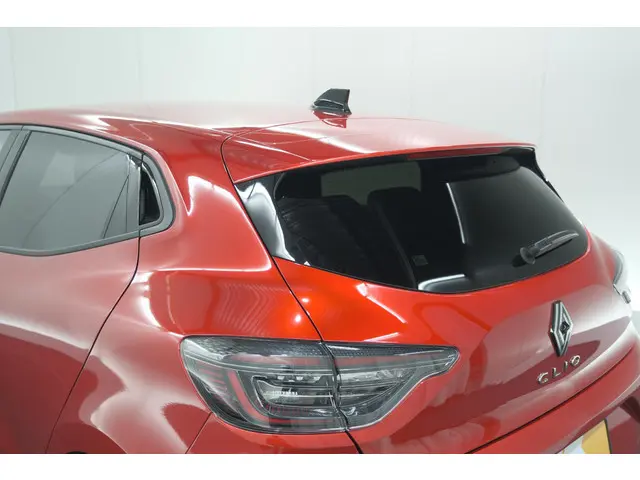 Renault Clio 1.0 TCe 90 GPF techno 2025 Benzine 27