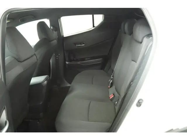 Toyota C-HR 1.8 Hybrid Dynamic 2019 Hybride Benzine 18