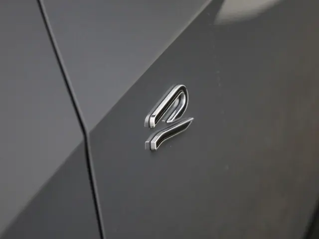 Volkswagen Golf 1.5eTSI/150PK R-Line DSG 2025 Benzine 35