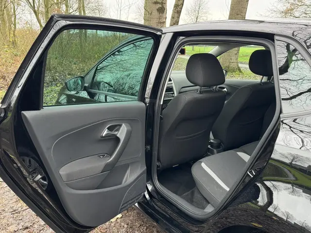 Volkswagen Polo 1.2 Easyline 2013 Benzine 17