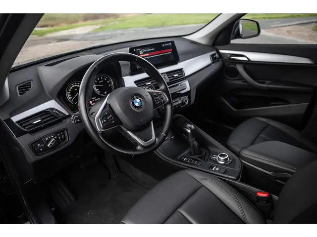 BMW X1 xDrive25e Executive 2021 Hybride Benzine 22