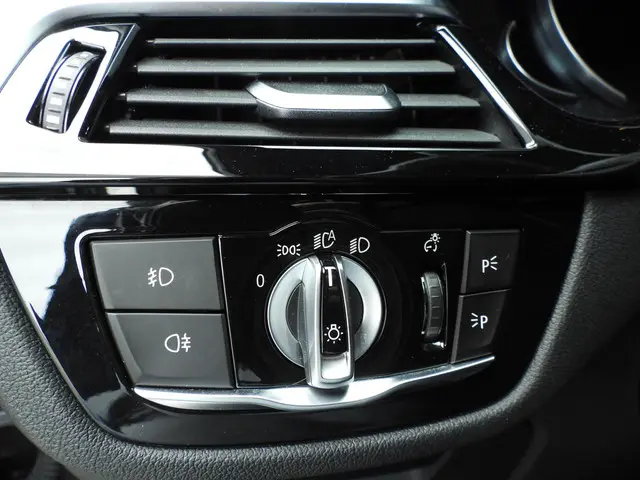 BMW 5 Serie 540i High Executive 2018 Benzine 33