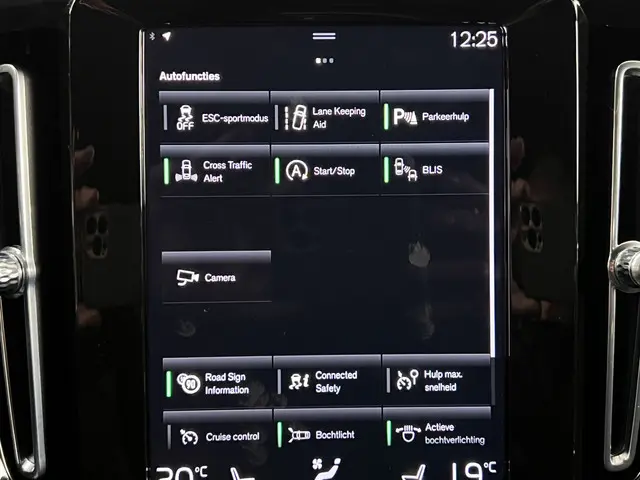 Volvo XC40 1.5 T3 Momentum Pro 2020 Benzine 24