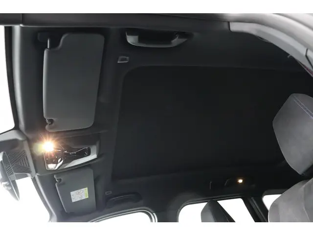 BMW X1 xDrive23i 2026 Benzine 74