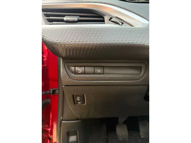 Peugeot 2008 1.2 PureTech Allure 2018 Benzine 32
