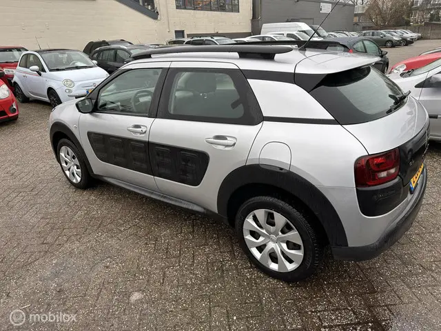 Citroën C4 Cactus 1.2 e-THP Shine 2014 Benzine 11