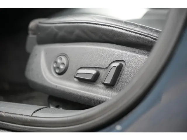 Audi A4 Avant 3.0 TFSI S4 quattro Pro Line 2013 Benzine 22