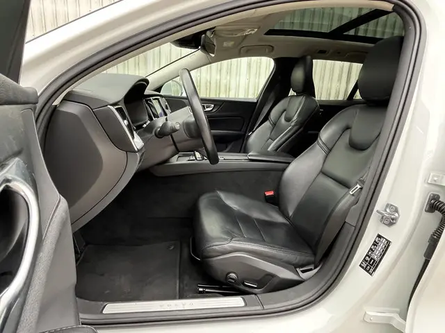 Volvo V60 2.0 B3 Business Pro 2020 Benzine 17
