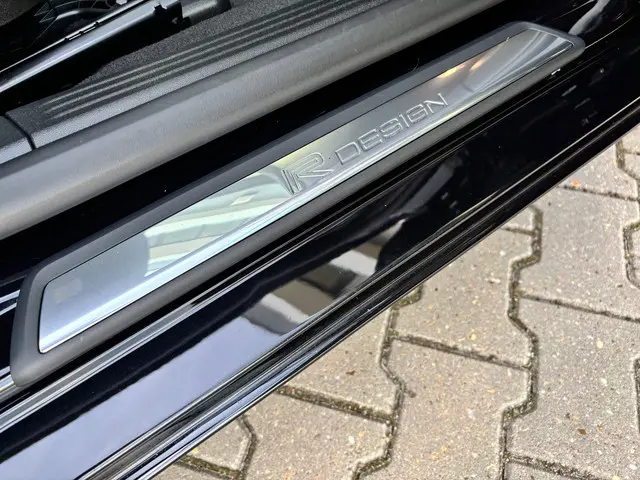 Volvo V40 2.0 T4 R-Design 2018 Benzine 5