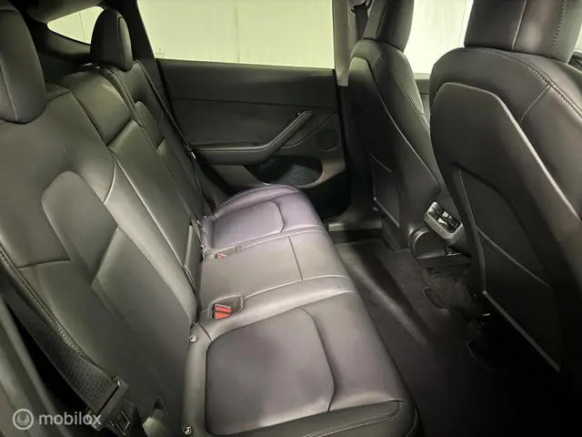 Tesla Model Y Long Range AWD 75 kWh 2022 Elektrisch 12