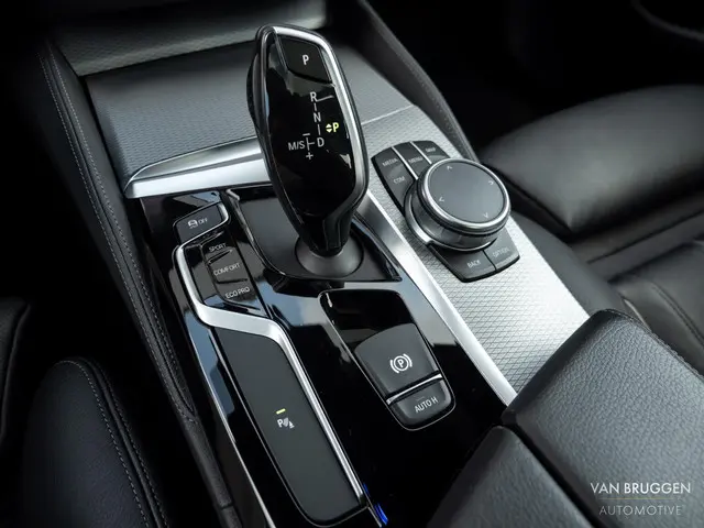 BMW 5 Serie 520i High Executive M-Sport 2019 Benzine 43