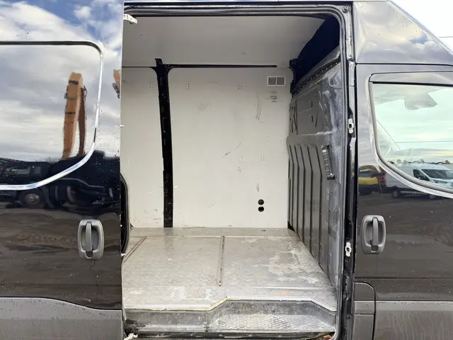 Iveco Daily 35S18 3.0 2020 Diesel 10