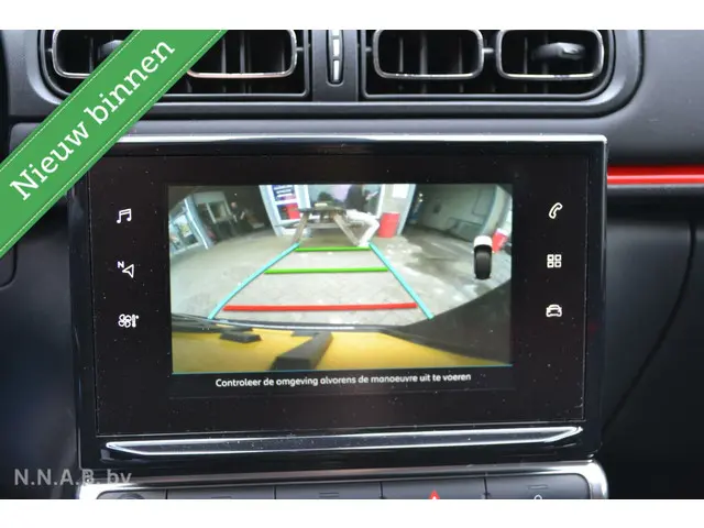 Citroën C3 PT S&S Shine 2018 Benzine 10