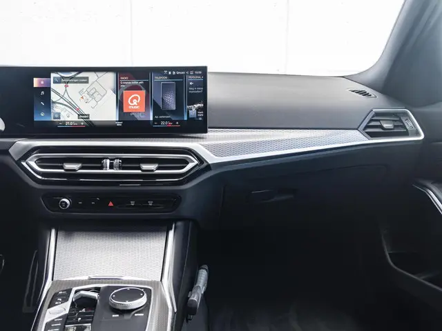 BMW 3 Serie Sedan 330e 2023 Hybride Benzine 9