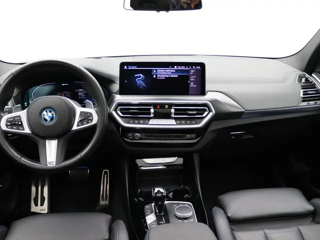 BMW X3 xDrive30e 2023 Hybride Benzine 10