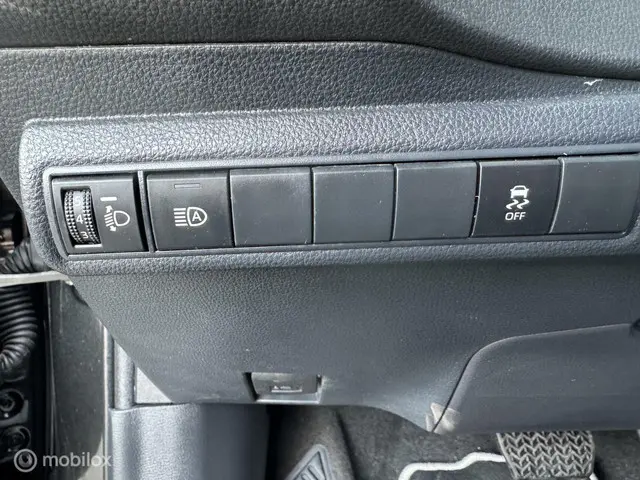 Toyota Corolla 1.8 Hybrid Active 2023 Hybride Benzine 25