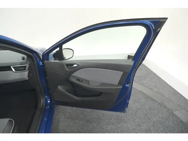 Renault Clio TCe 90 GPF Techno 2024 Benzine 77