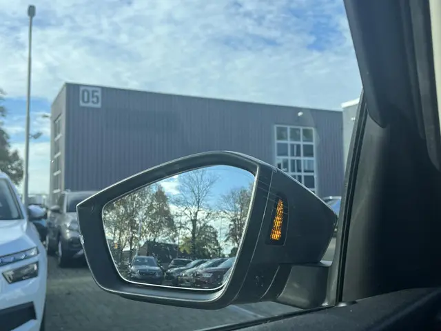 Škoda Kamiq 1.0 TSi DSG Style 2023 Benzine 28