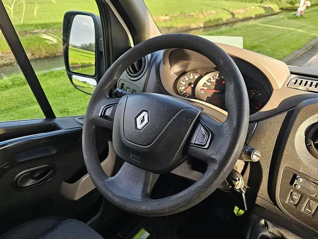 Renault Master 2.3 2018 Diesel 10