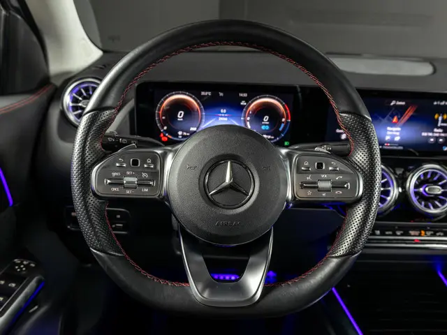 Mercedes-Benz GLA 250 e AMG Line 2023 Hybride Benzine 10