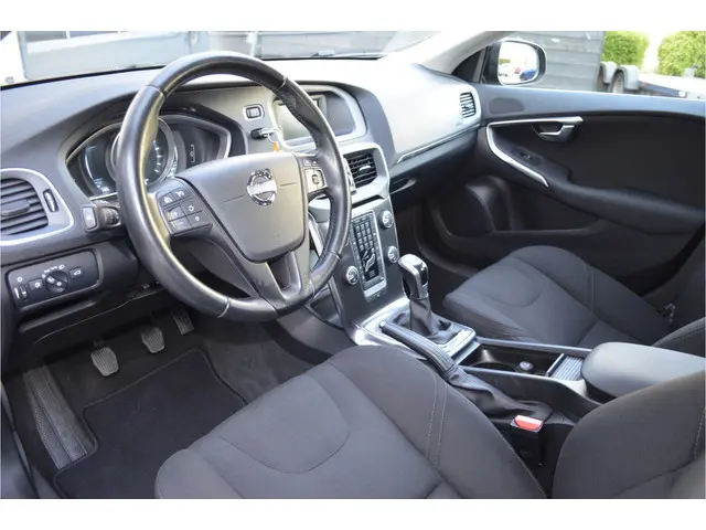 Volvo V40 1.6 T2 Momentum 2014 Benzine 14