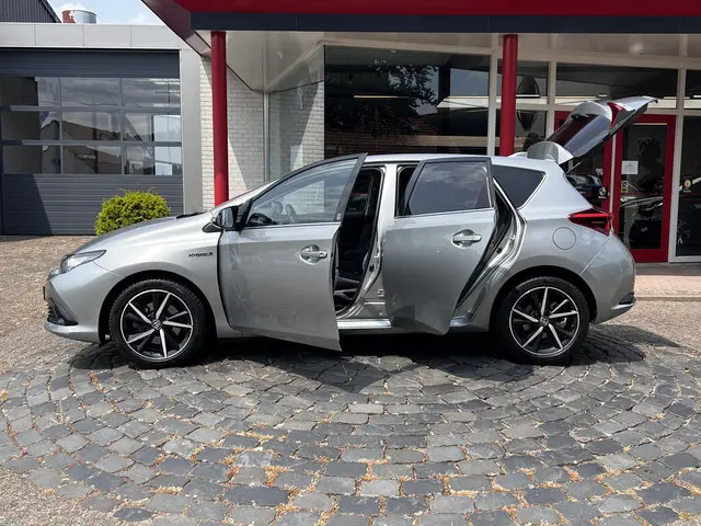 Toyota Auris 1.8 Hybrid Team D 2018 Hybride Benzine 19