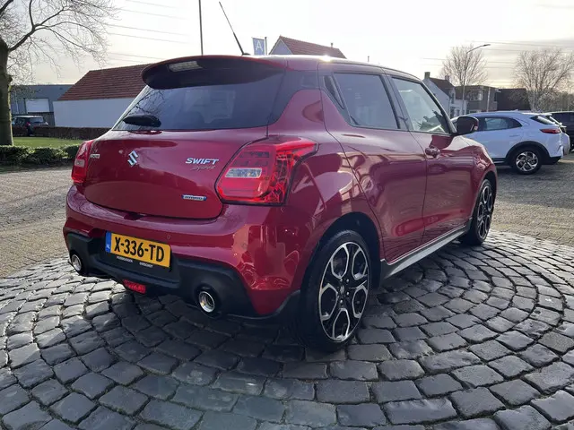 Suzuki Swift 1.4 Sport Smart Hybrid 2021 Benzine 4