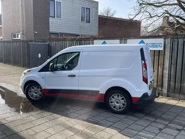 Ford Transit Connect 3