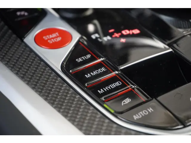 BMW XM 50e 2025 Hybride Benzine 24