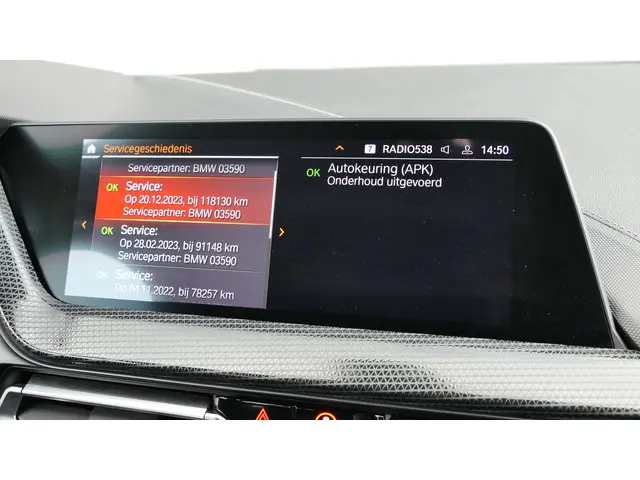 BMW 1 Serie 118i Executive Edition 2020 Benzine 10