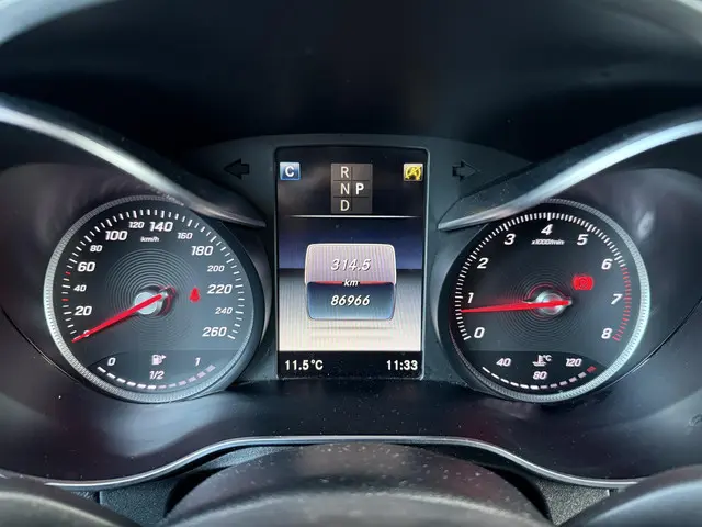 Mercedes-Benz GLC 250 4MATIC 2018 Benzine 9