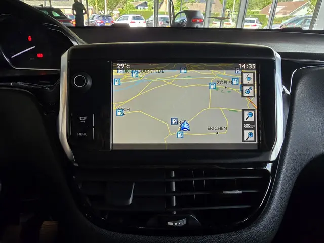 Peugeot 208 1.4 VTi Allure 2012 Benzine 7