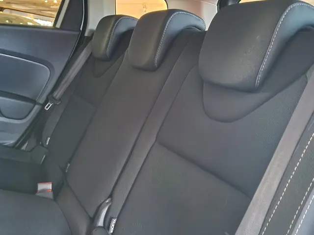 Renault Clio Estate 0.9 TCe Limited 2019 Benzine 10