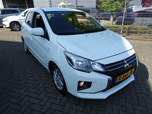 Mitsubishi Space Star 1.2 Active 2021 Benzine 6
