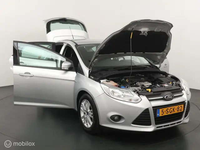 Ford Focus 1.0 EcoBoost Trend 2012 Benzine 24