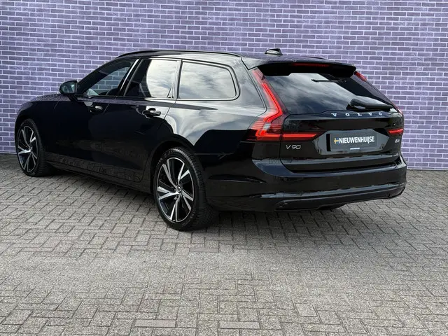 Volvo V90 B4 D Plus Dark 2023 Diesel 3