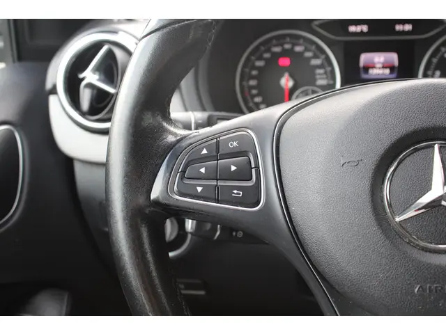 Mercedes-Benz B-Klasse 180 Ambition 2018 Benzine 22