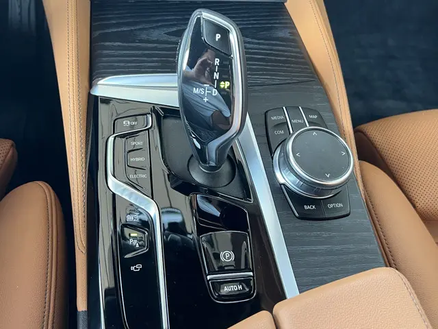 BMW 5 Serie 530e M-Sport Plus 2023 Hybride Benzine 30