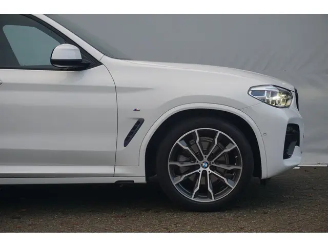 BMW X3 sDrive20i 2020 Benzine 7