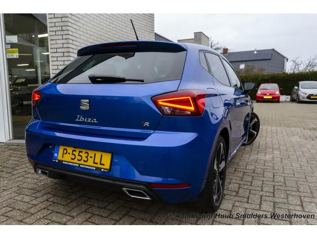 SEAT Ibiza 1.0 EcoTSI FR Business Intense 2022 Benzine 44