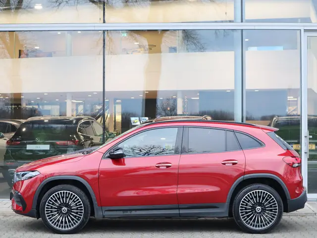 Mercedes-Benz EQA 250+ AMG Line 71 kWh 2023 Elektrisch 4